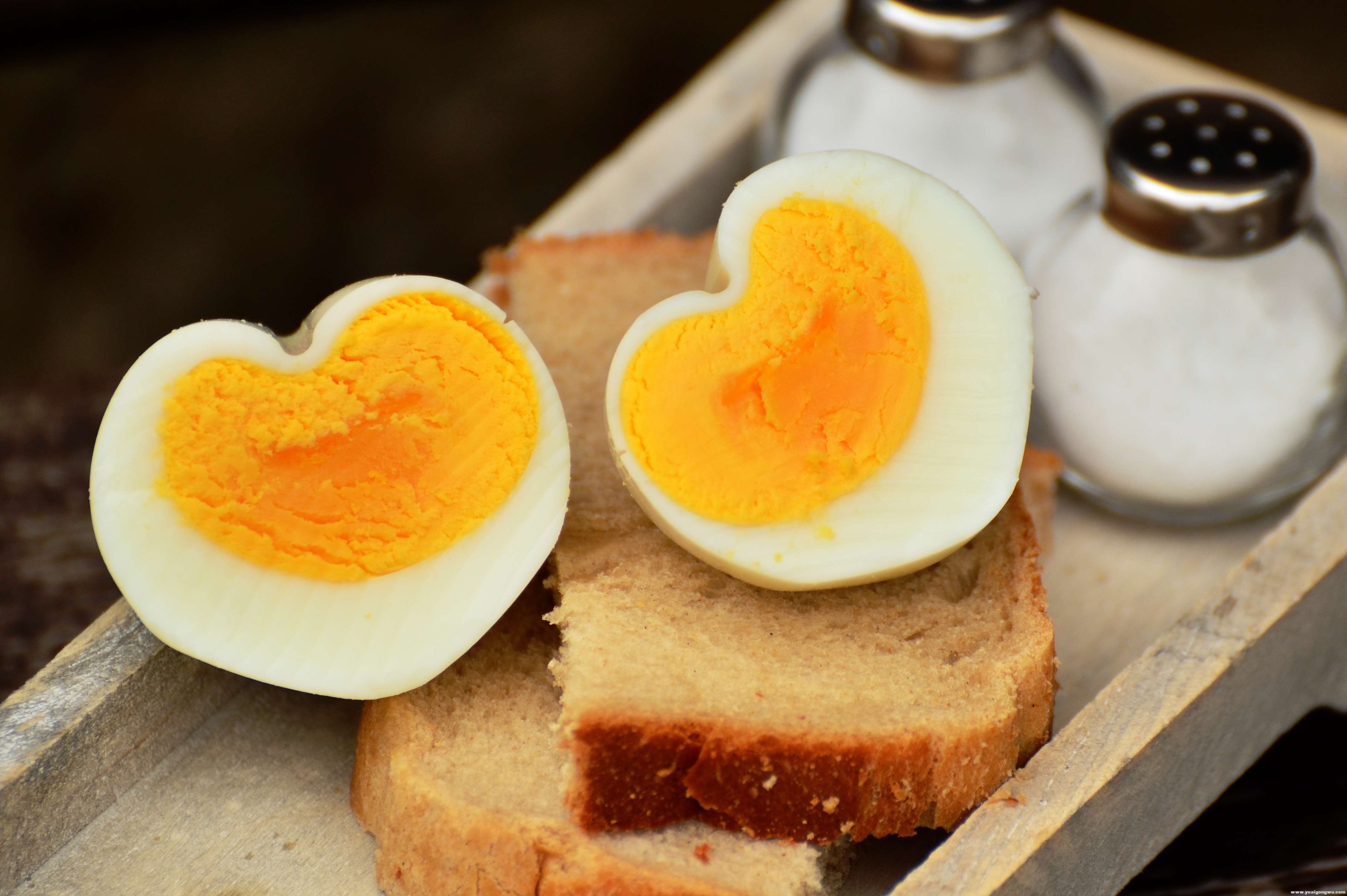 boiled-egg-bread-egg-160850.jpg